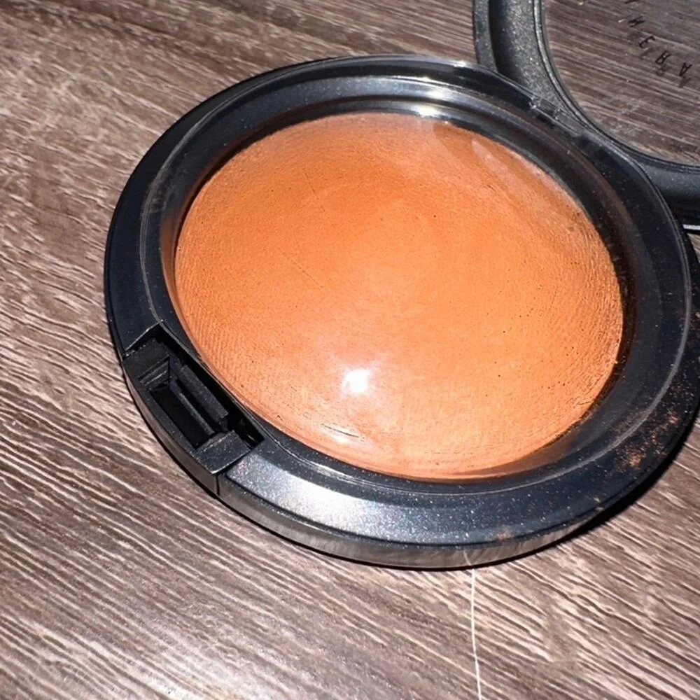MAC Cosmetics DARK‎ DEEP MINERALIZE SKINFINISH NATURAL